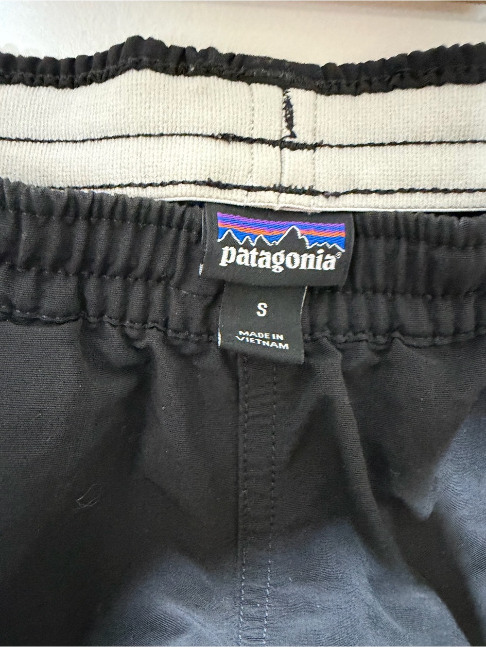 Patagonia Black Athletic Elastic-Waist Unisex Shorts - Picture 10 of 12